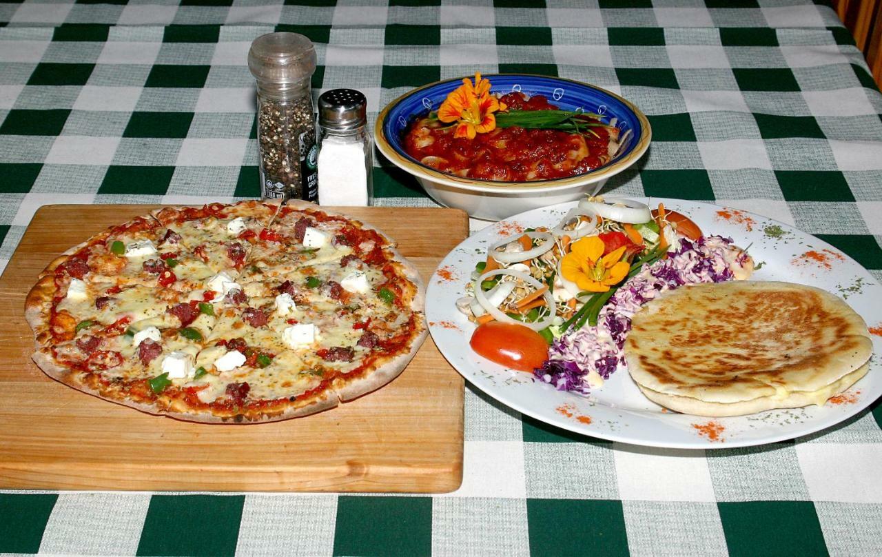 Bed and Breakfast Tower Of Pizza Ethels Drive Exterior foto